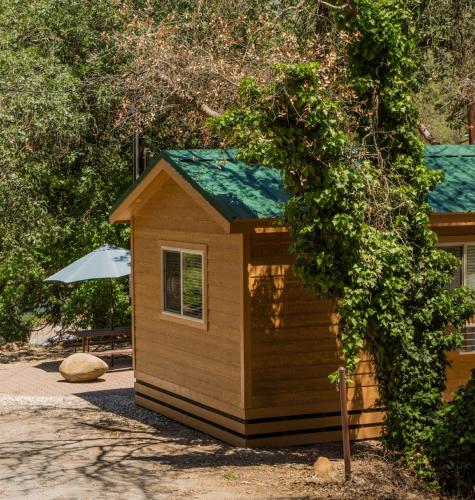 Ponderosa Camping Resort One-Bedroom Cabin 4 thumb 4