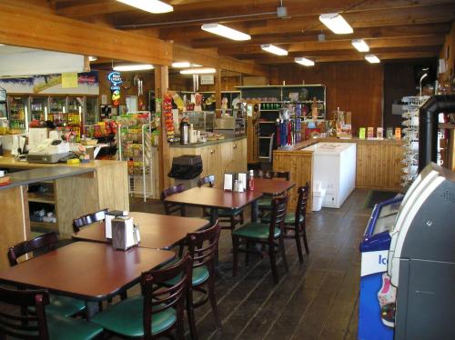 Ponderosa Camping Resort One-Bedroom Cabin 4 - main image