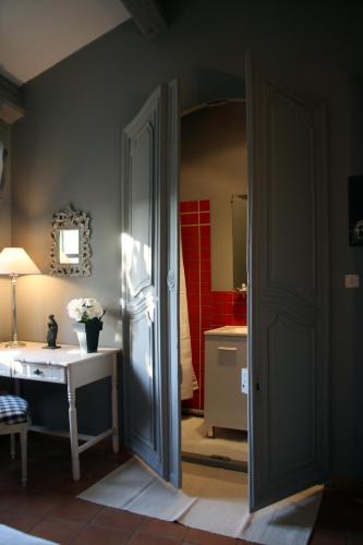 La Maison sur la Colline - image 4
