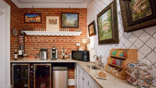 Main Street Inn in Parkville (KS)