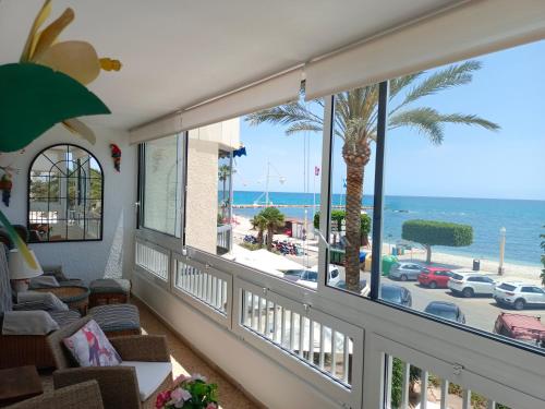 Beautiful ALTEA beachfront apartment