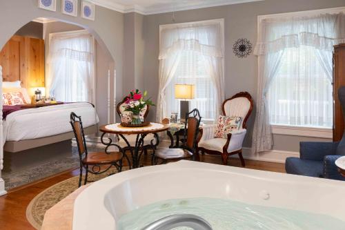Main Street Inn - image 31