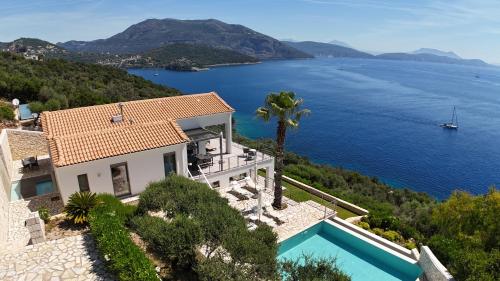 Villa Lefkas - Luxury villa Sivota with direct sea access gîte à louer Nisída Arkoúdion