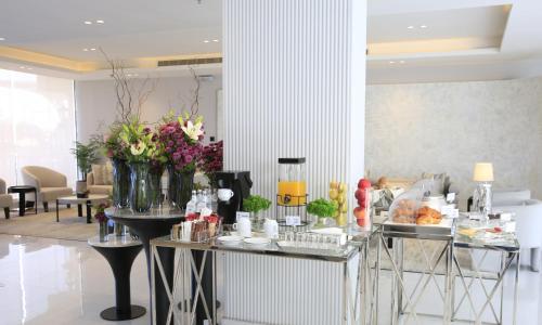 طعام و مشروبات, شقق بوابة النخيل للشقق الفندقية (Palm Gate Hotel Suites) in المعذر