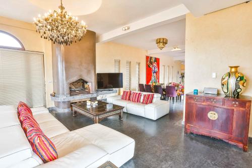 Koplietošanas atpūtas telpa ar TV, Villa Sahel by Living Essaouira in Ait Rais Aomara