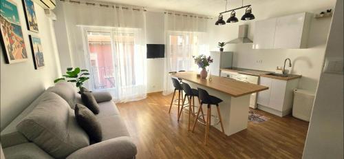 Apartamento moderno junto a la playa