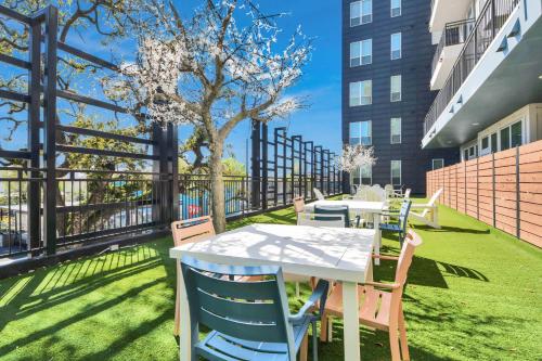 Houston Luxury Apartment Features a rooftop pool city views and king-size beds in Houston