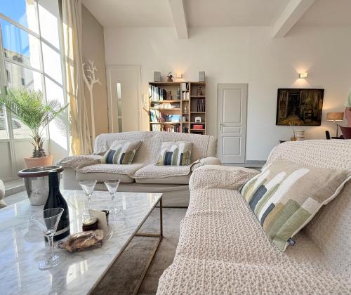 T3 Appartement HYPERCENTRE PROCHE COMMERCE- PARKING - 2 Chambres Wifi Gratuit