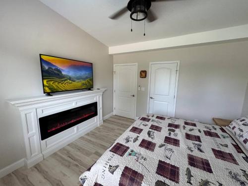 Bait Shop Cabin - 1BR Retreat Near Lake Carly in Carlyle (IL)