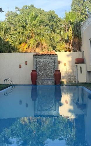 בריכת שחיה, Malabata Guest House in Tangier