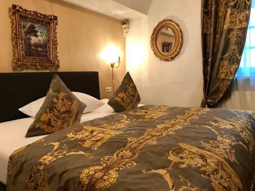 Double or Twin Room image 10