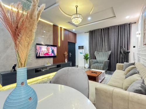 Beautiful 2Br Apt in Ogba, Ikeja, Lagos – khách sạn tại Ifako Ijaiye