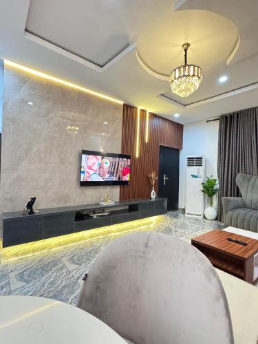 Beautiful 2Br Apt in Ogba, Ikeja, Lagos in Ifako-Ijaiye