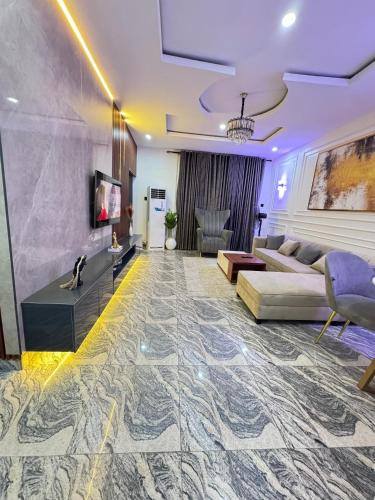 Beautiful 2Br Apt in Ogba, Ikeja, Lagos in Ifako-Ijaiye