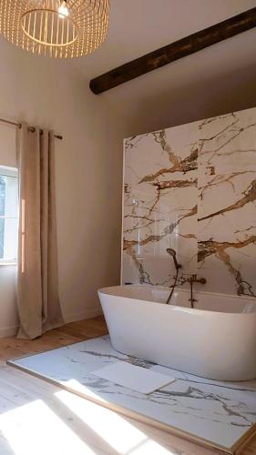 Mas de l'Amarine - Entre Camargue et Provence - Jacuzzi - Wi-Fi in Bellegarde