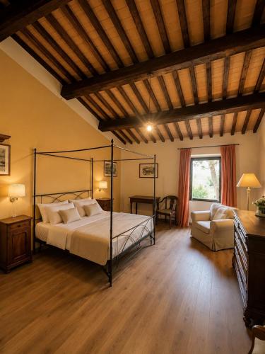 Agriturismo Buon Riposo  Country Resort in Tuscany in Монтайоне