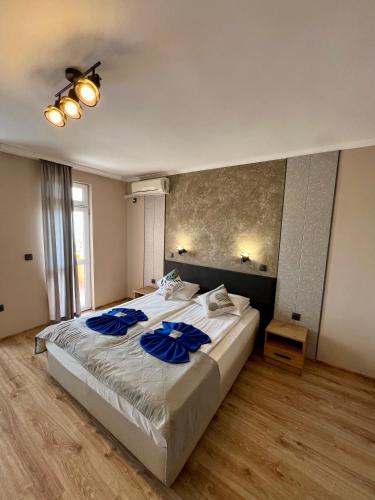 Family Hotel Milev 5