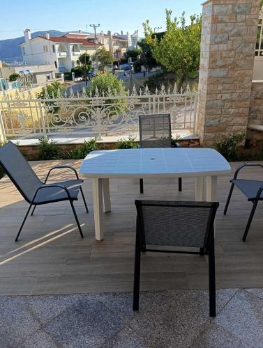 stavros house byzarkco in Chamolia (Attiki)