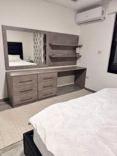 Modern Cozy Apartment in Abdoun - image 3