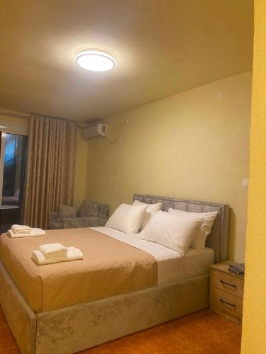 Dina's Rooms Himara in 希馬拉