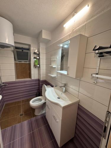 衛浴, Dina's Rooms Himara in 希馬拉