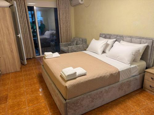 Dina's Rooms Himara in 希馬拉