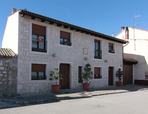 APARTAMENTOS TURISTICOS LOS ABUELOS - Apartment - Montemayor de Pililla