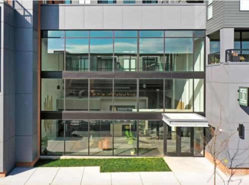 Modern Apt w/ HULU Gym & Parking Near Shopping - image 13