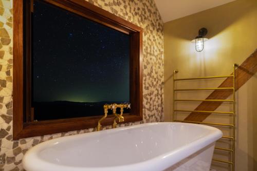 Iekārtas, Outdoor Tubs, Location, Elevated Tranquillity - ML74186 in Mauntliforda