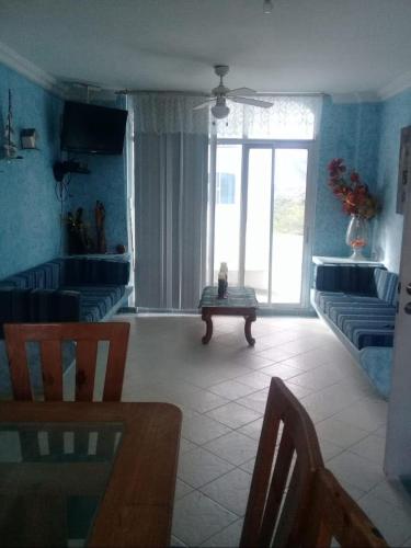 Departamento con piscina Tonsupa