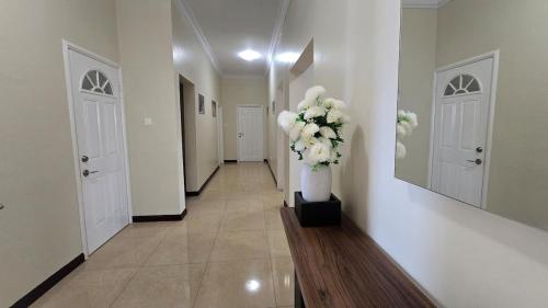Luxury 2BR Apartment, 3 Baths, 10 Min to Airport in East Legon