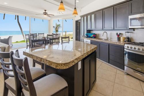 Beachfront Vacation Condos, Palmarito Beach, Vivo Resorts in Chano