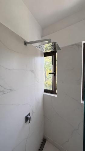 Cuarto con baño en Playa Hermosa Puntarenas - image 4