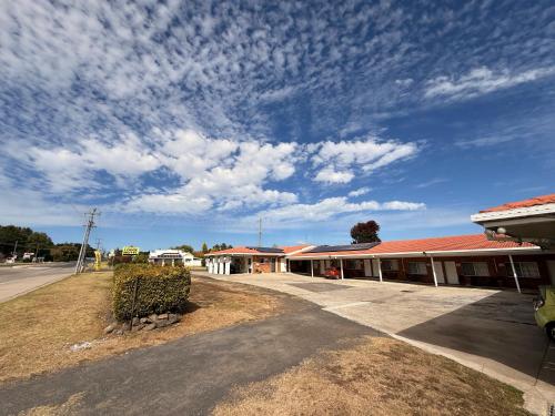 เกล็น อินเนส ลอดจ์ โมเทล (Glen Innes Lodge Motel) in เกลน อินส์