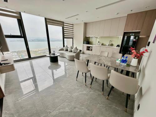 ICON40 Luxury Apartment Hạ Long (ICON40 Luxury Apartment Ha Long) in ها لونغ