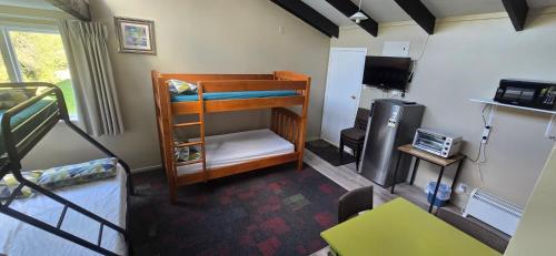 Exterior view of Alpine Holiday Apartments & Campground