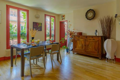 Paris Le Voltaire Residence