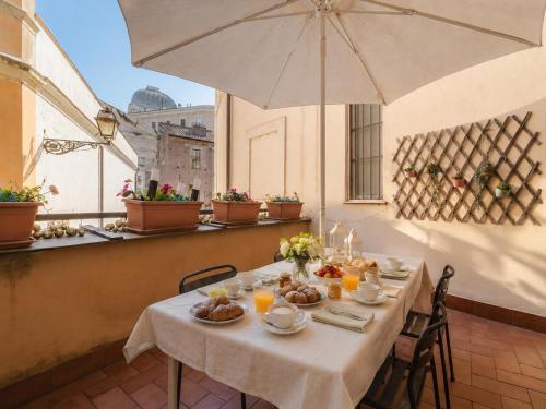 Cuore di Roma con Terrazza Privata a Piazza Venezia, Rom