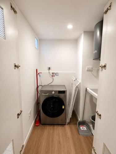 Brand New 2BR 2BA Apartment 2 min from Kennedy Park Miraflores - image 3