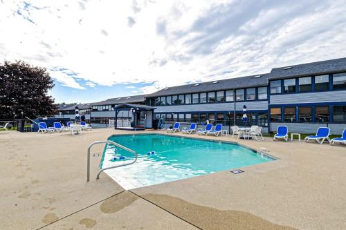 204 At The Shore - Maine