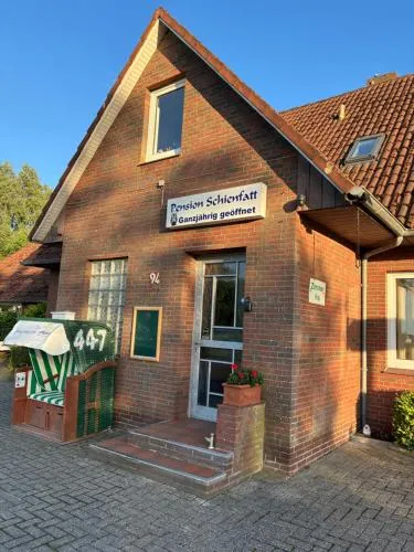 Hotel Pension Schienfatt am Dornumersieler Tief in Dornum, Deutschland