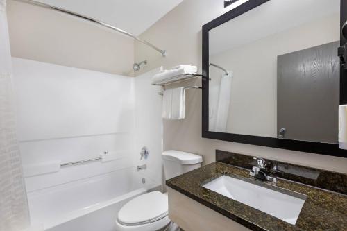 Quality Inn Meadville - image 24