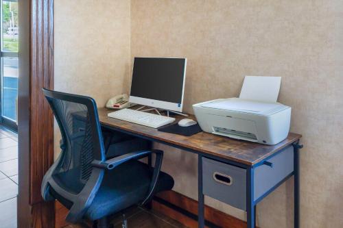Quality Inn Meadville - image 21
