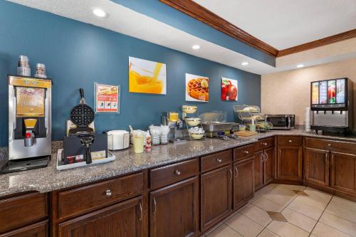 Quality Inn Meadville - image 23