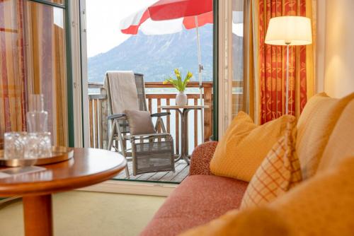 Balcony/terrace, Romantik Hotel Im Weissen Rossl in St Wolfgang im Salzkammergut