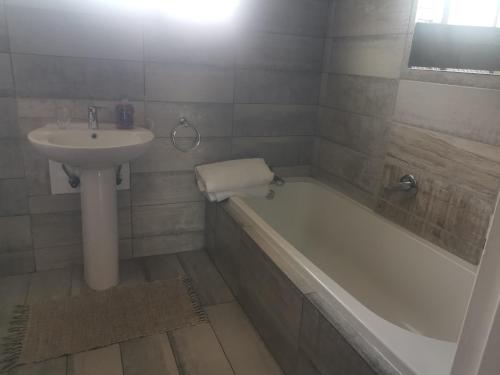 Aquila Guest House - Tap to explore photos