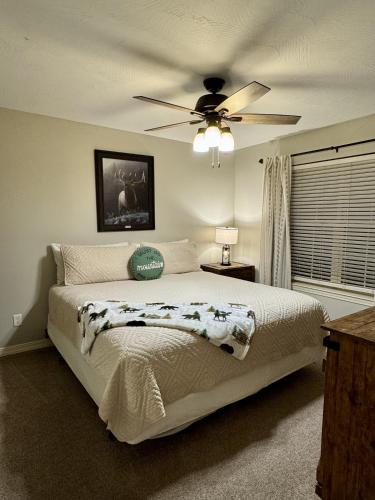 Lakefront Condo A-1 with Large Balcony in Hollister, USA