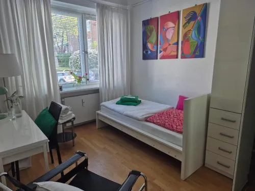 schönes Privatzimmer in Hamburg Winterhude in Hamburg, Deutschland