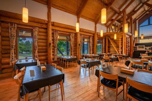 ห้องอาหาร, ลอก โฮเทล เดอะ เมเปิล ลอดจ์ (Log Hotel The Maple Lodge) in อิวามิซาวะ