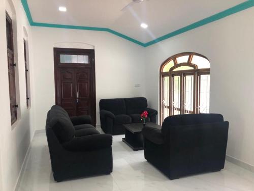 Radiance Inn – khách sạn tại Kantharmadam
